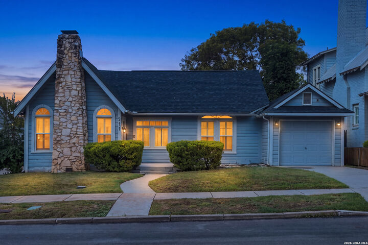 Property Photo:  211 W Norwood Ct  TX 78212 