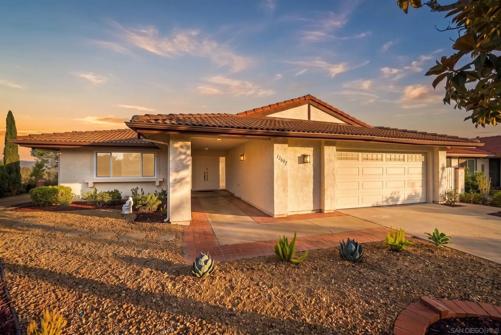 Property Photo: 12602 Senda Acantilada CA 92128