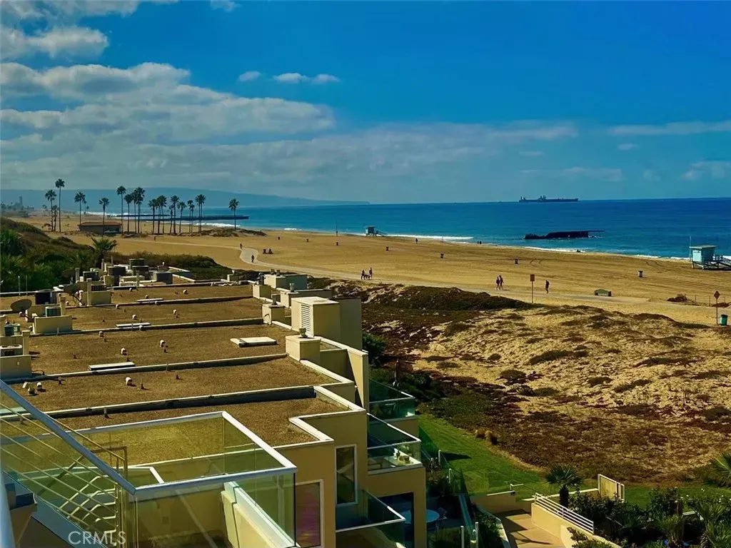 Property Photo:  7301 Vista Del Mar 32  CA 90293 