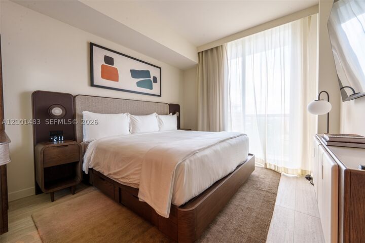 Property Photo:  1611 SW 2nd Ave 613  FL 33129 