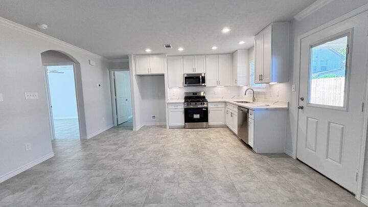 Property Photo:  2045 Regent St  TX 77703 