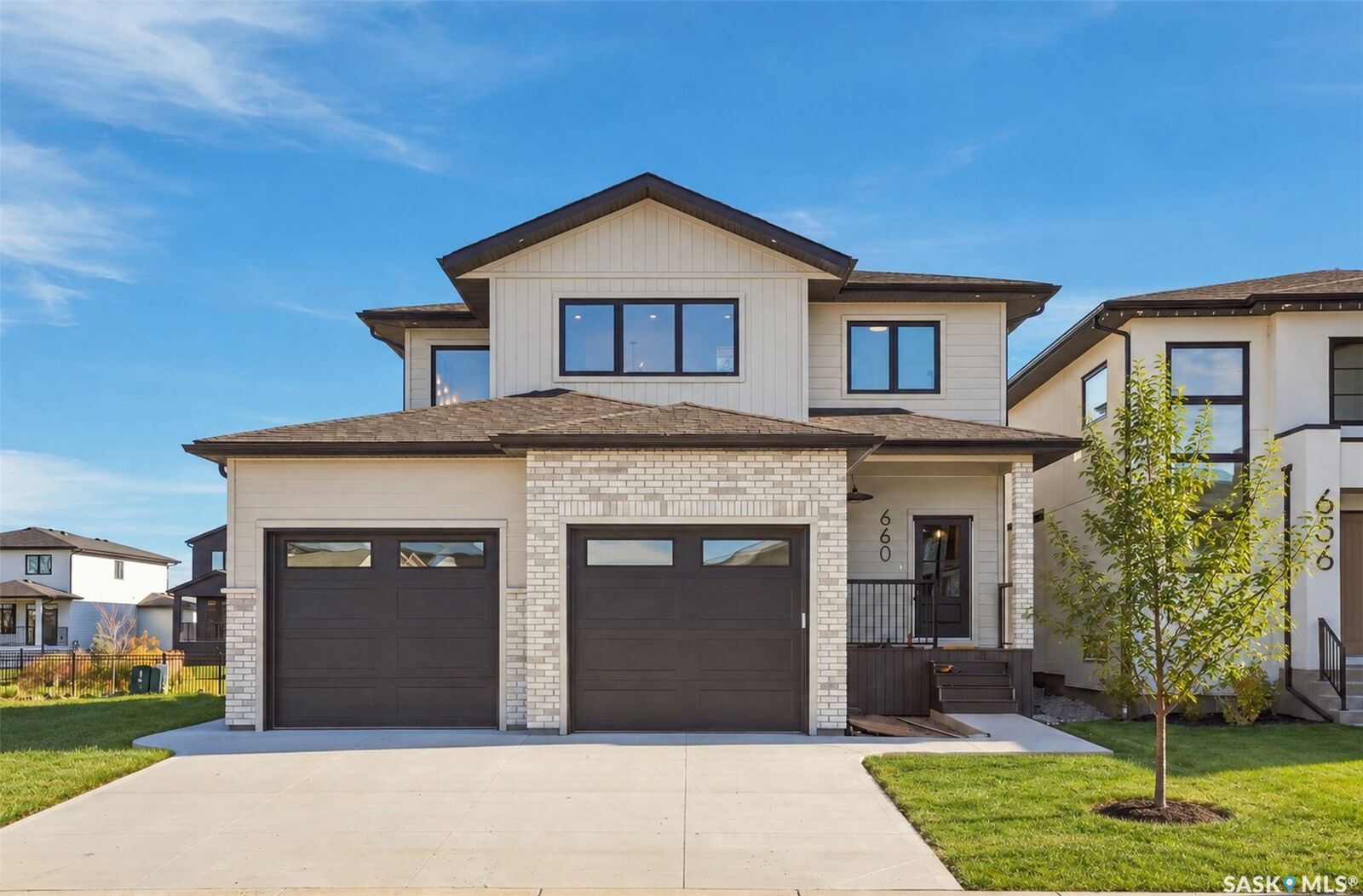 Property Photo:  660 Pepper Bend  SK S7N 1Y6 