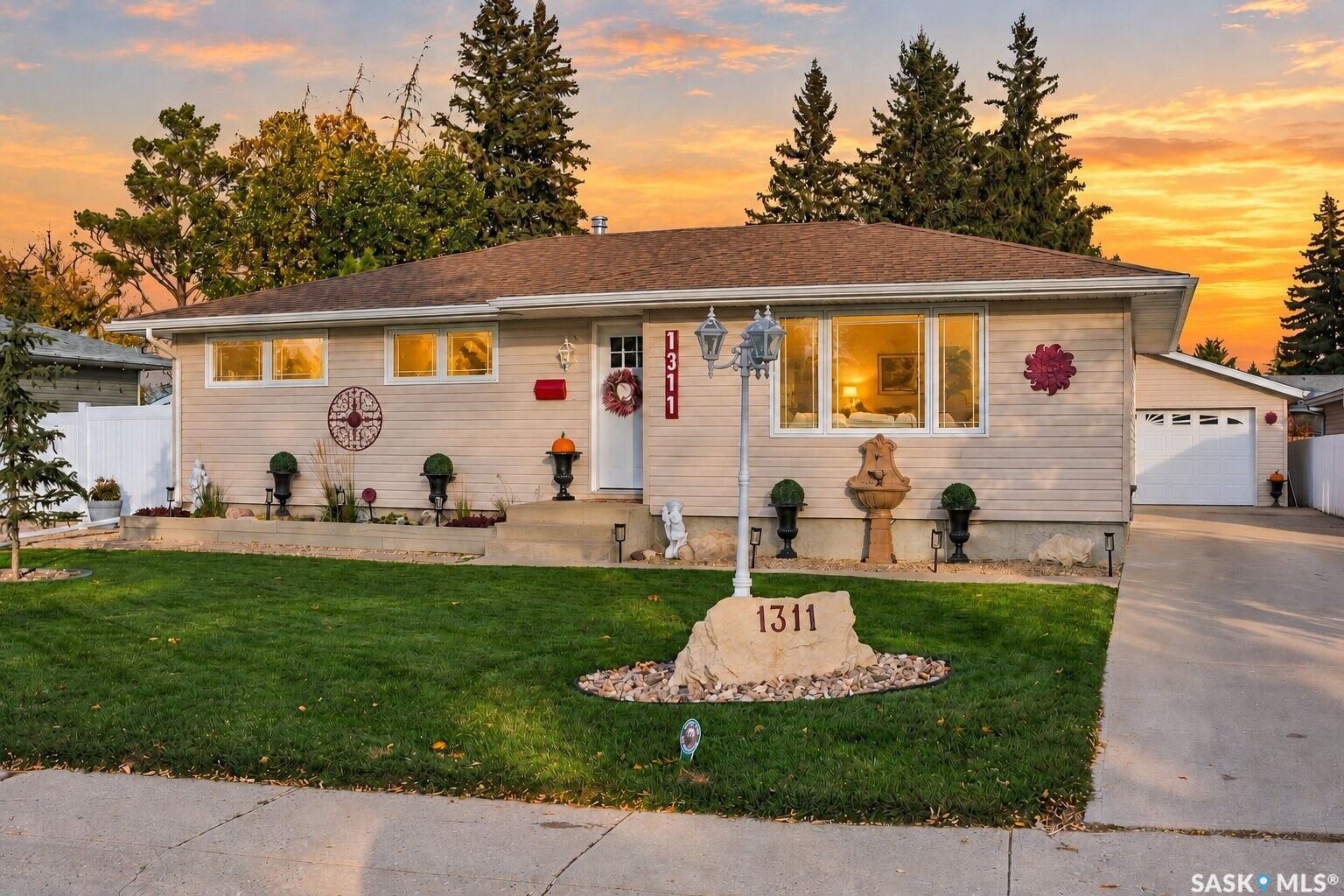 Property Photo:  1311 Queen Crescent  SK S6H 3G5 