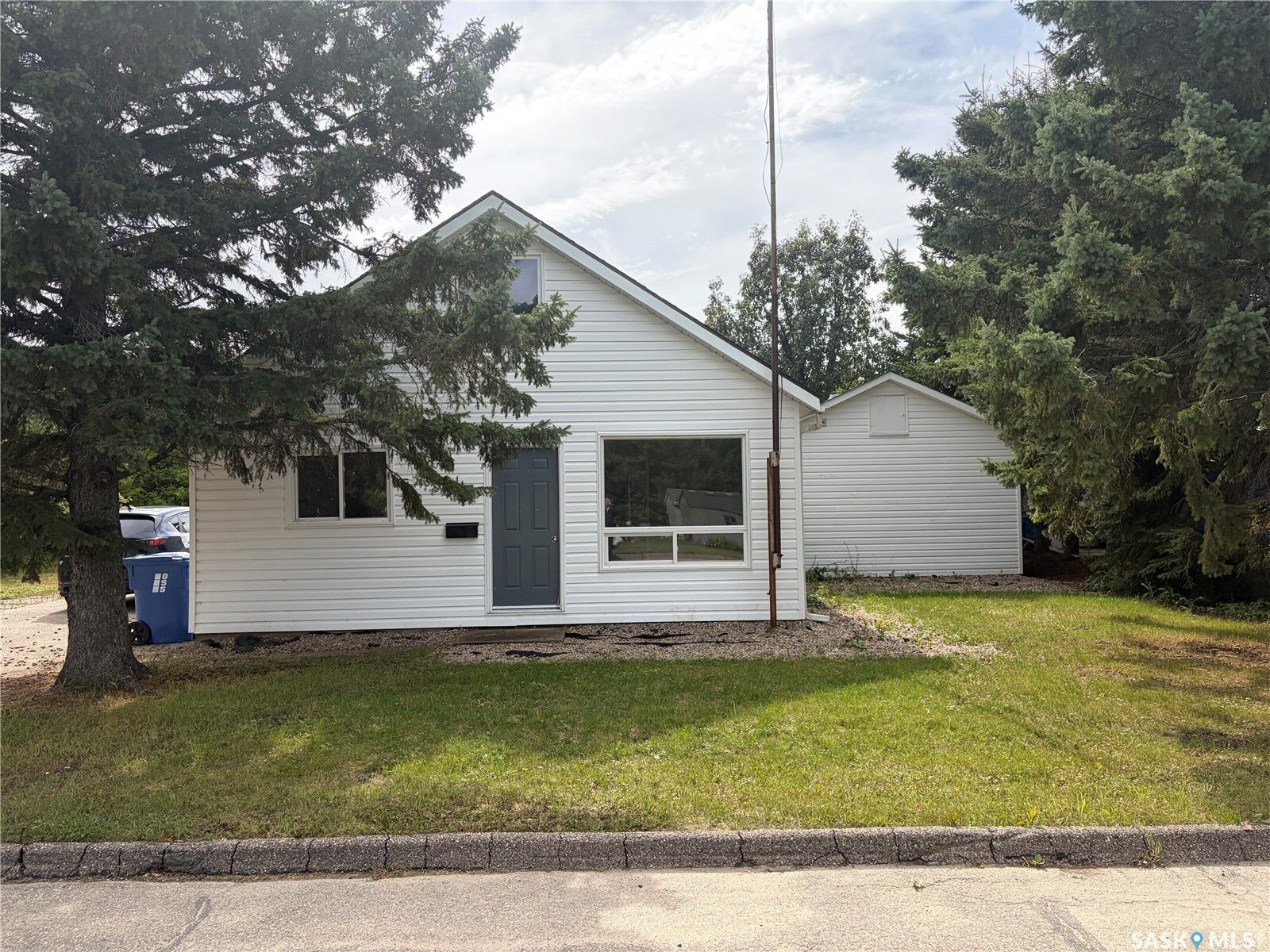 Photo de la propriété:  113 3rd Avenue NE  SK S0A 1N0 