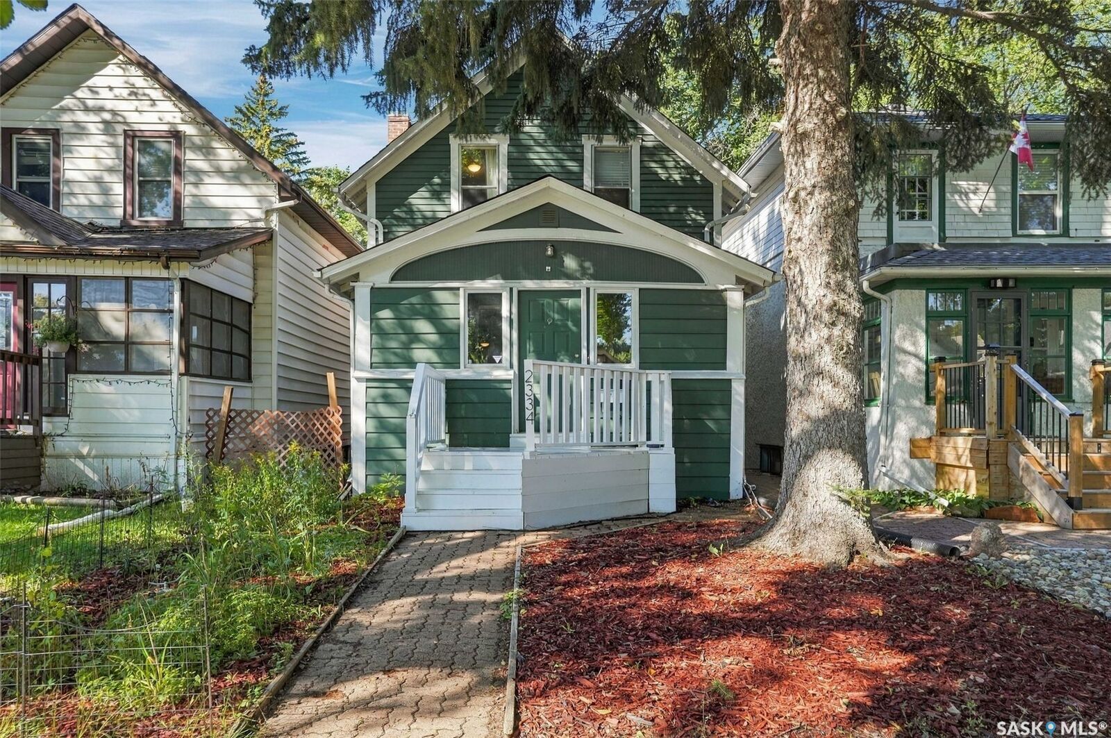 Property Photo:  2334 Garnet Street  SK S4T 3A2 