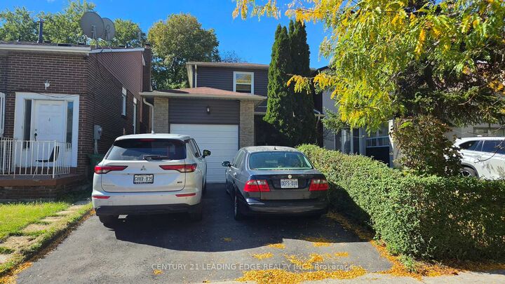 Property Photo: 6 Plum Brook Crescent Main &Amp 2nd Flr ON M1S 3Z8