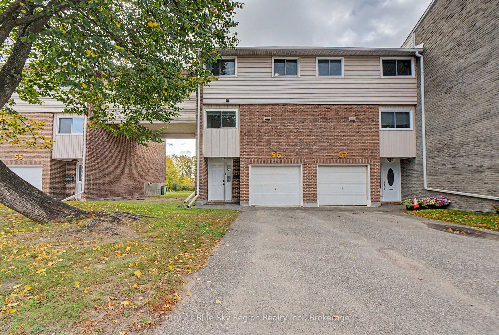 Property Photo: 644 Lakeshore Drive 56 ON P1A 3N6