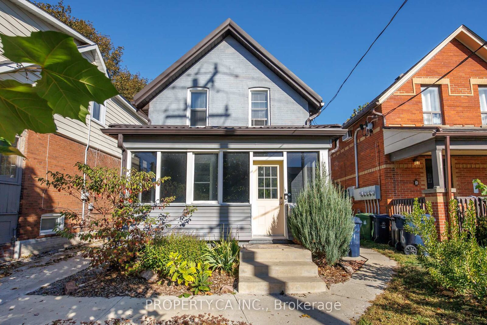 Property Photo:  112 Stephenson Avenue  ON M4C 1G4 