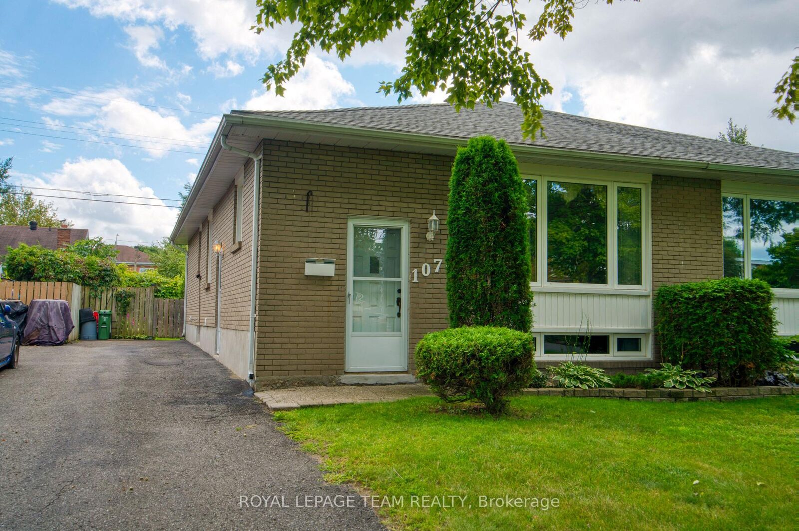 Property Photo:  1072 Aldea Avenue  ON K1H 8B9 