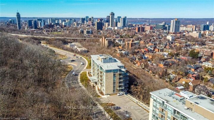 Property Photo:  455 Charlton Avenue E 402  ON L8N 0B2 