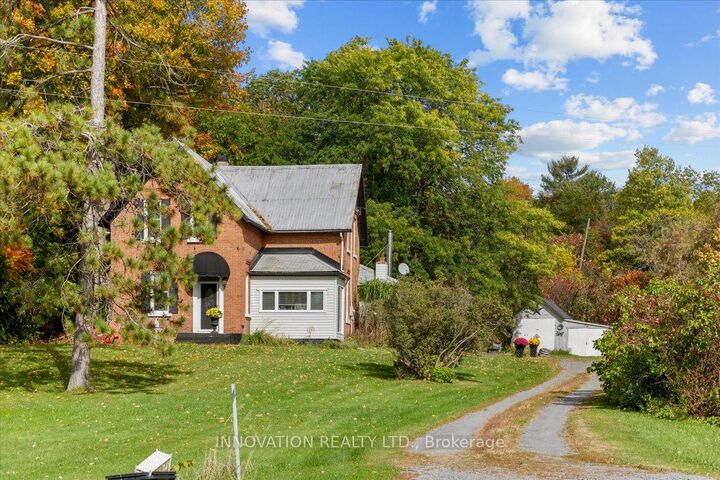 Property Photo:  4058 Carp Road  ON K0L 1L0 