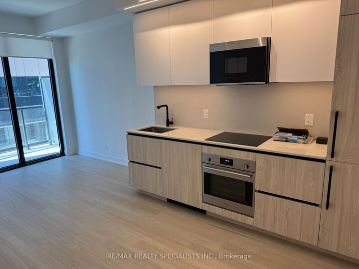 Property Photo: 669 Sheppard Avenue 311 ON M2K 2P9
