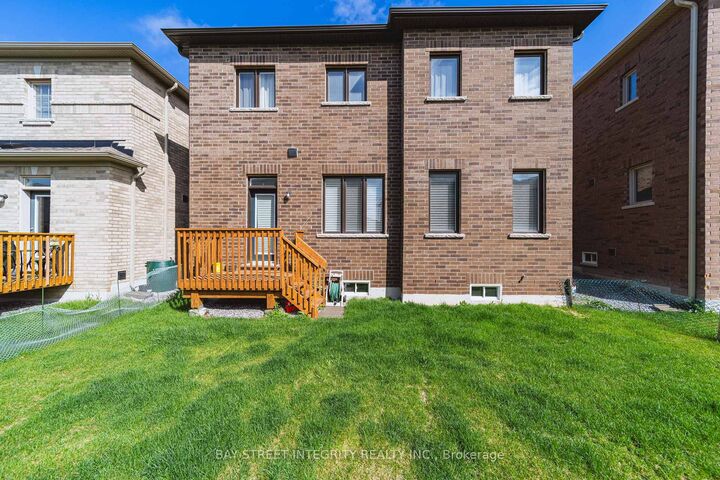 Property Photo: 147 Prairie Rose Drive ON L4S 0M9