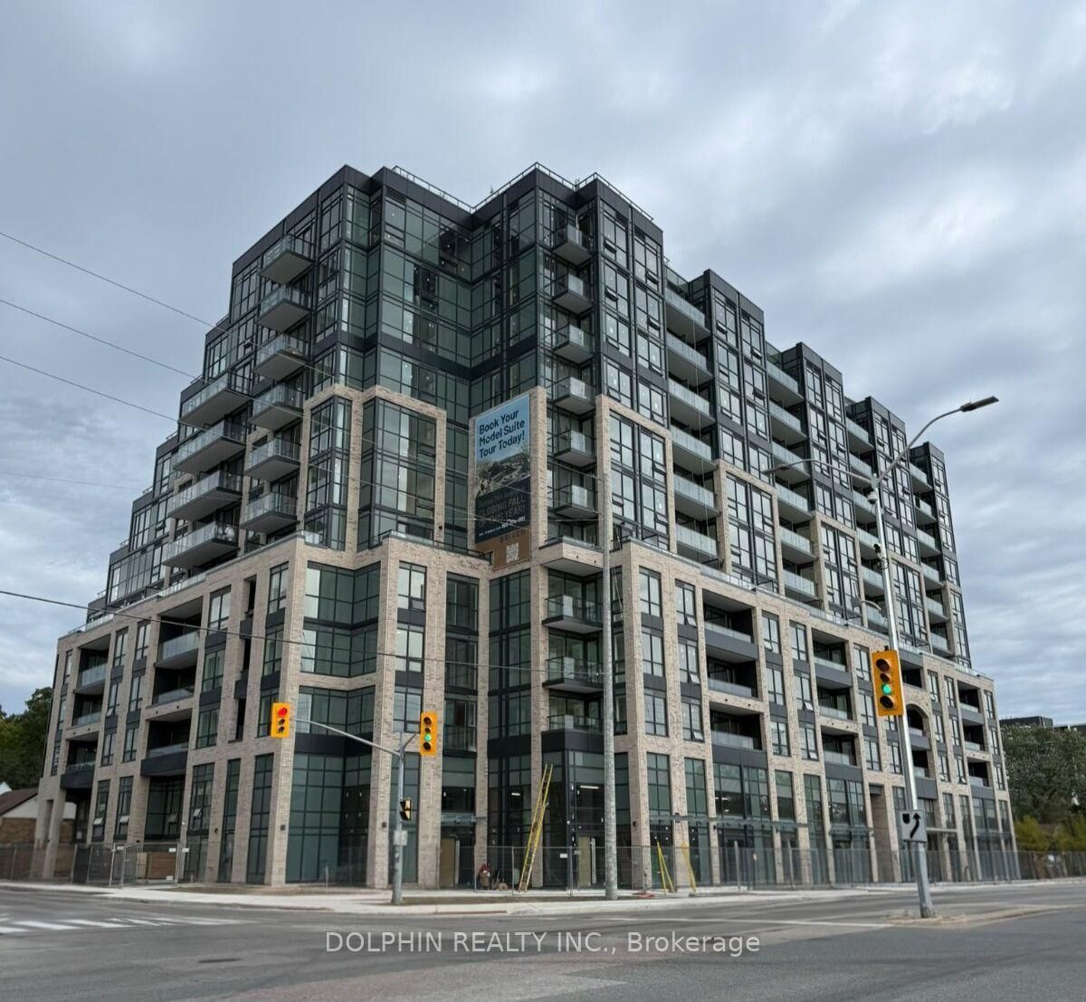 Property Photo: 1381 Lakeshore Road E 615 ON L5E 1G6