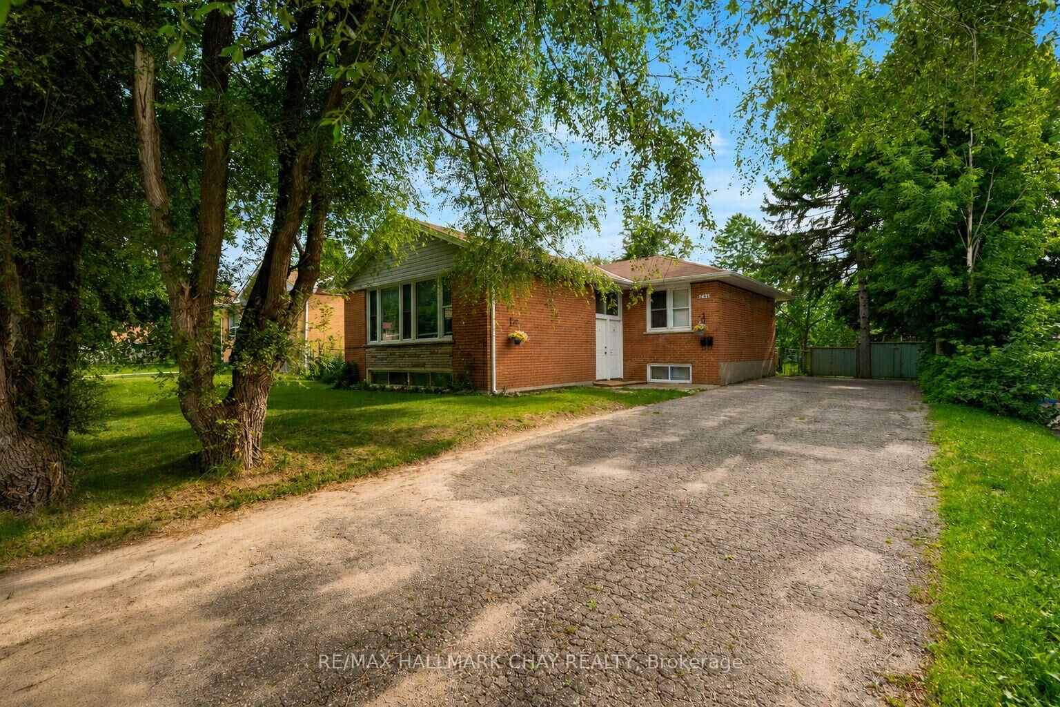Property Photo:  254 St Vincent Street  ON L4M 3Z8 