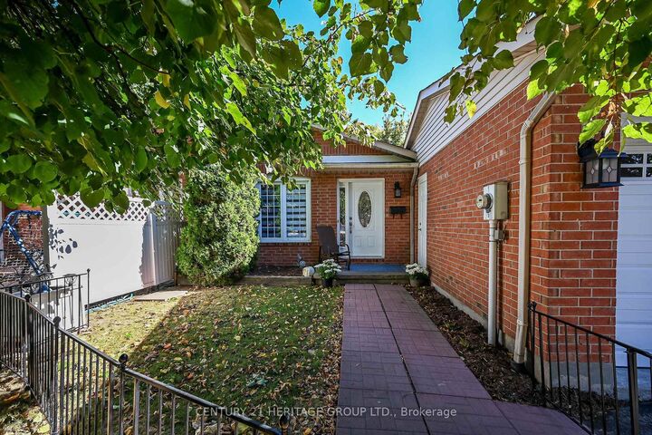 Property Photo:  89 Stoney Brook Crescent  ON L2S 3R8 