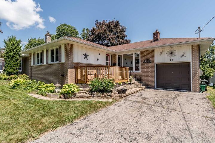 Property Photo:  23 Downsview Drive  ON L4M 4P7 