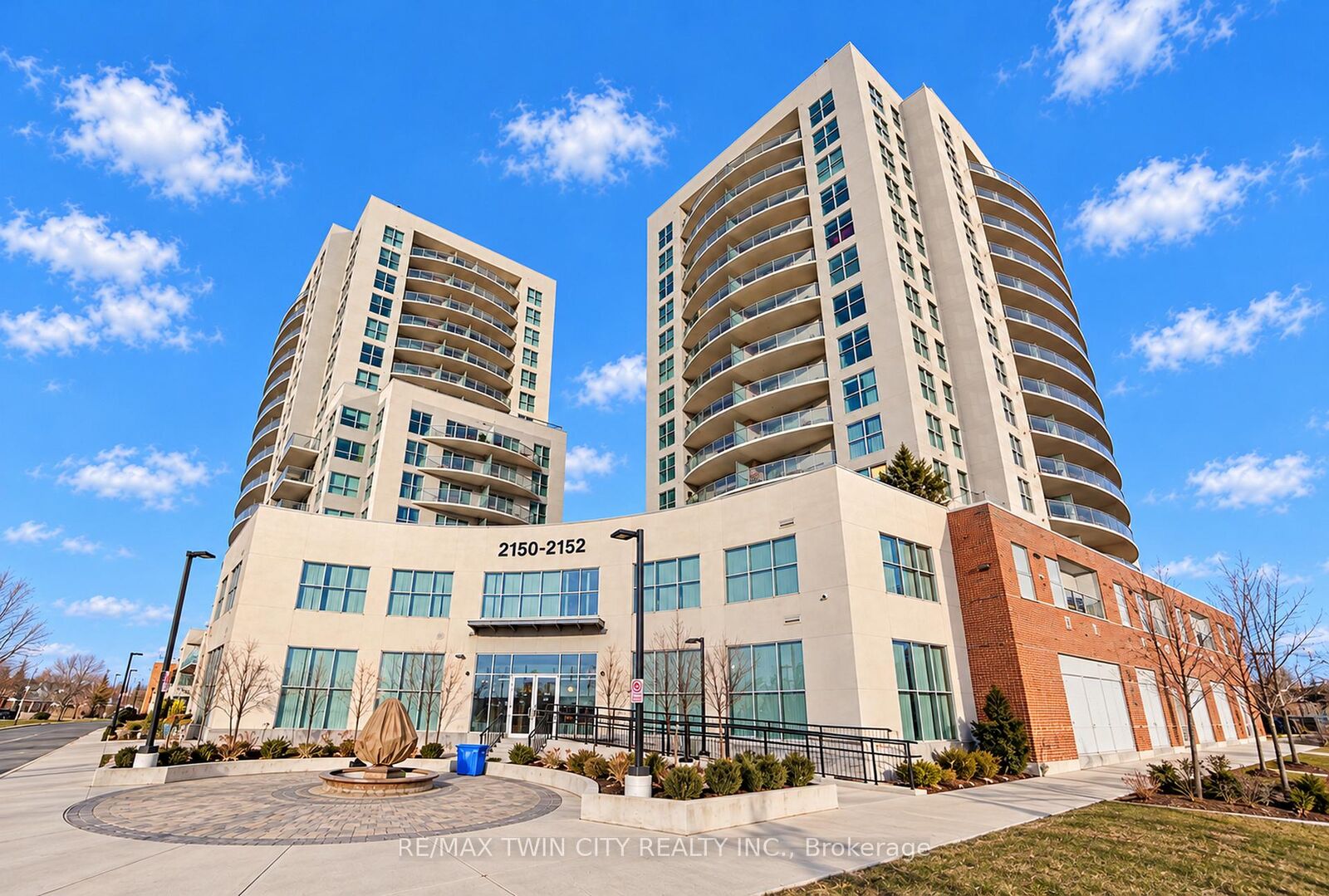 Property Photo:  2152 Lawrence Avenue E 1206  ON M1R 0B5 