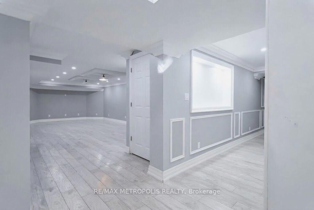 Property Photo:  121 Livingstone Street E Bsmt  ON L4M 6X5 