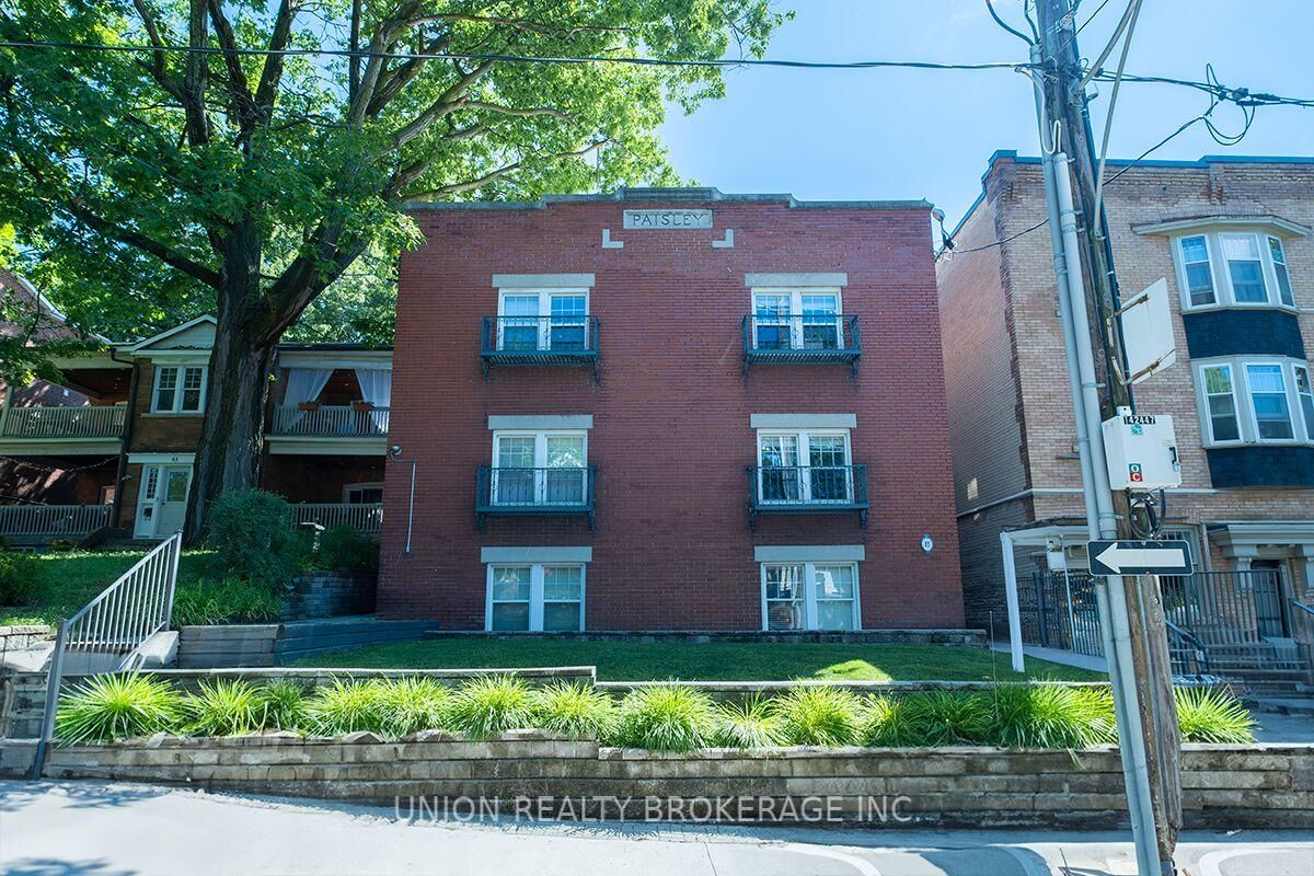 Property Photo:  85 Beech Avenue 9  ON M4E 3H5 