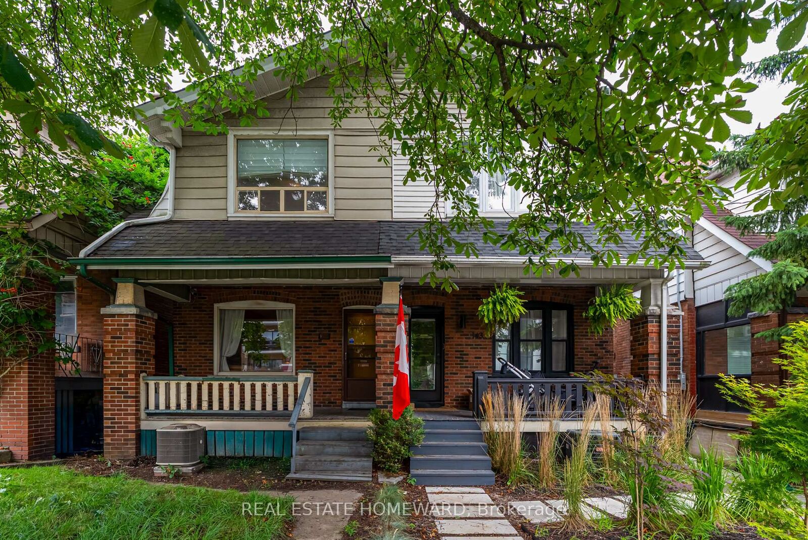 Property Photo:  145 Kingston Road  ON M4L 1T3 