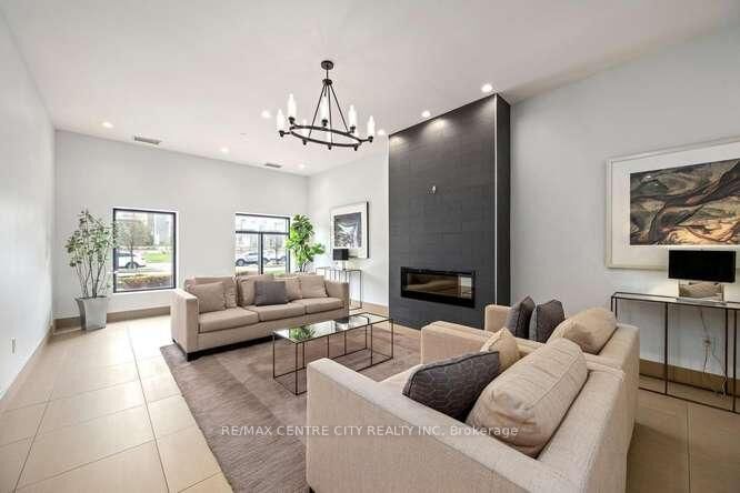 Property Photo:  240 Villagewalk Boulevard 204  ON N6G 0P6 