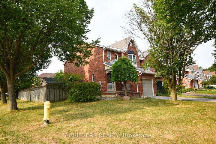 Property Photo:  19 McCullock Crescent  ON L1T 3X1 