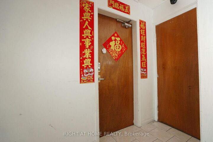 Property Photo:  59 Saunby Street N  ON N6G 1A4 