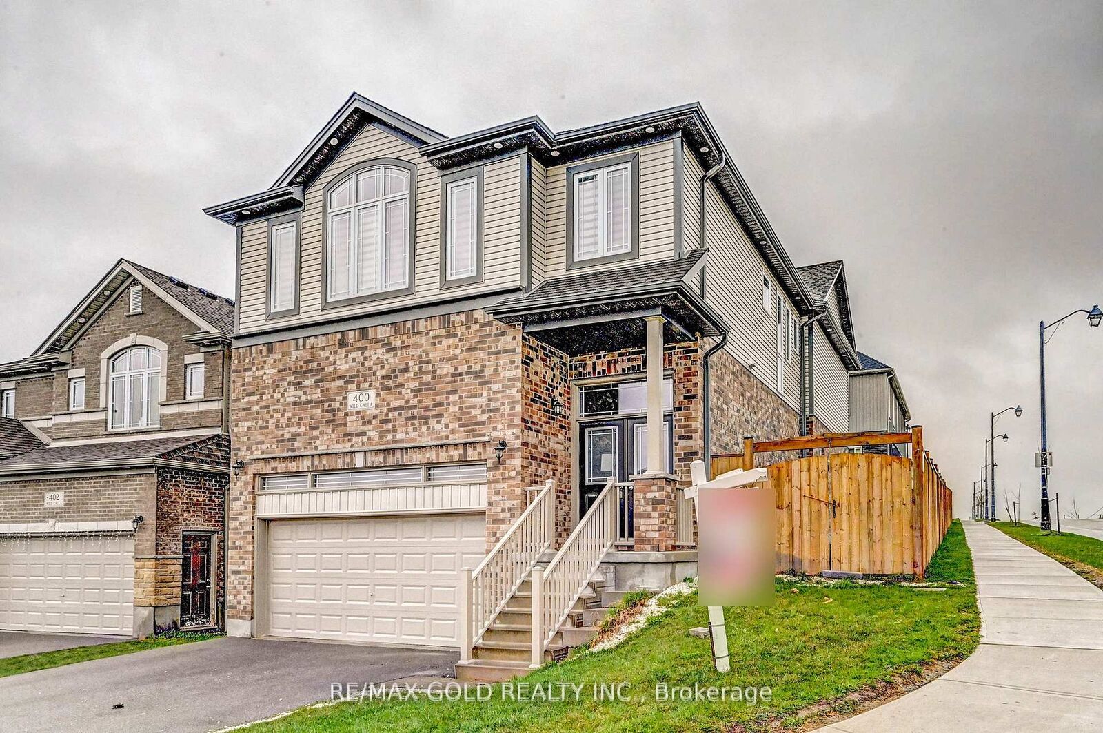 Property Photo: 400 Wild Calla Street Upper ON N2V 0B5