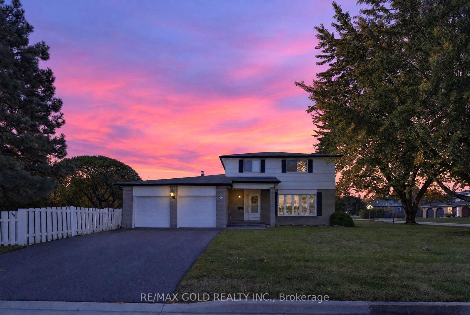 Property Photo:  45 Fidelia Crescent  ON L6T 3P7 