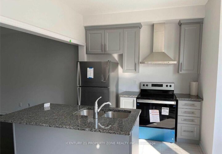 Photo de la propriété:  10 Savino Drive  ON L6Z 0J5 
