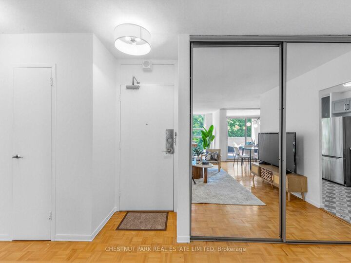 Photo de la propriété: 40 Homewood Avenue 414 ON M4Y 2K2