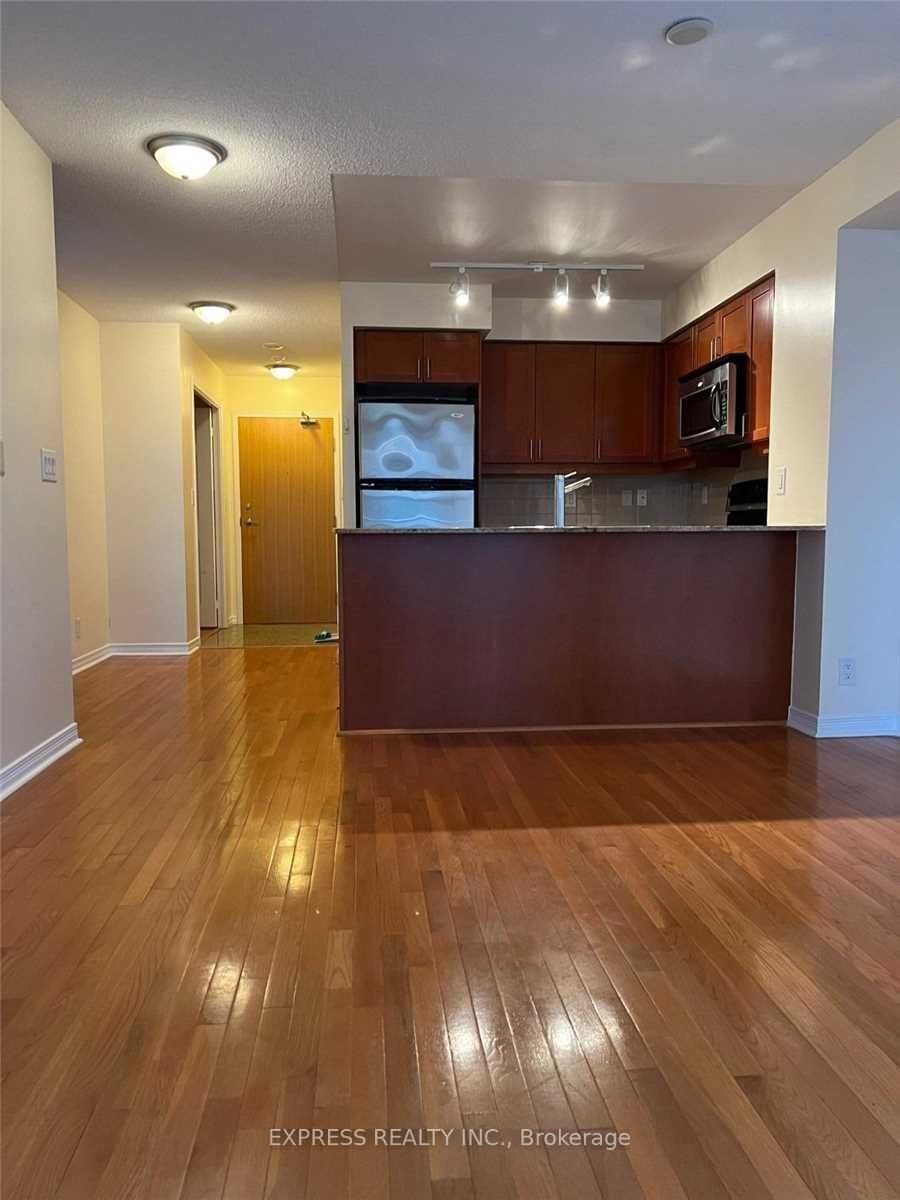 Property Photo:  736 Spadina Avenue 1302  ON M5S 2J6 