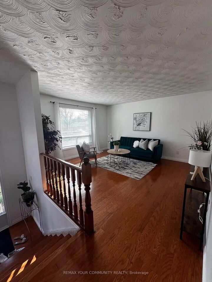 Property Photo:  34 Beaver Crescent  ON N3P 1H8 