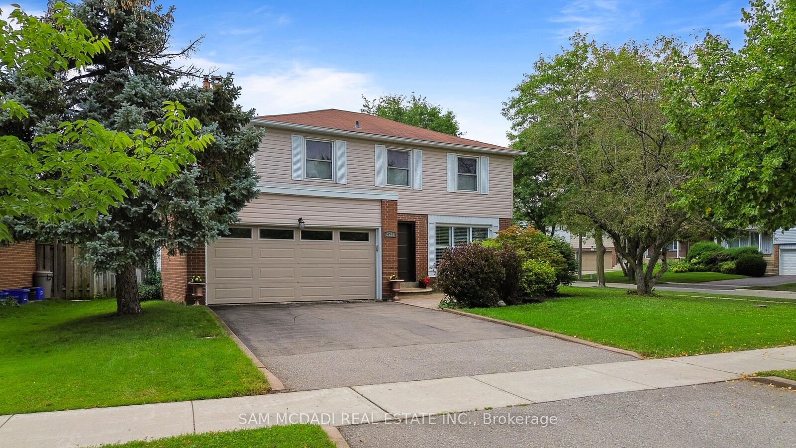 Property Photo: 2528 Frankfield Road ON L5K 2A6