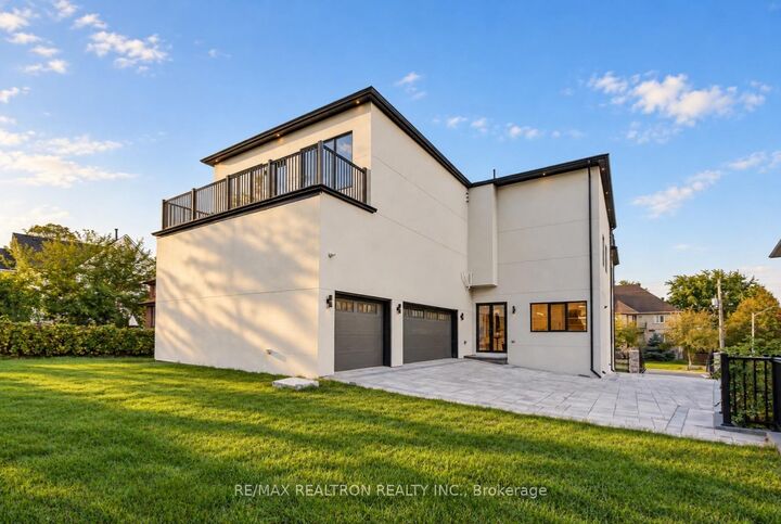 Property Photo:  126 Garden Avenue  ON L4C 6M1 