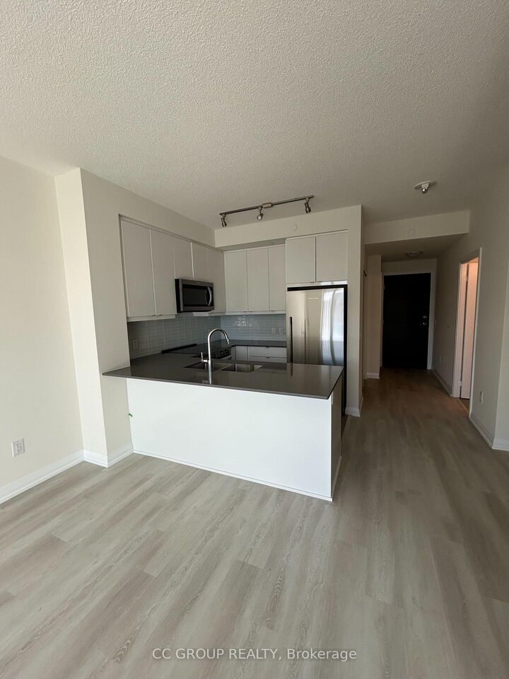 Property Photo:  3270 Sheppard Avenue E 1423  ON M1T 0B3 