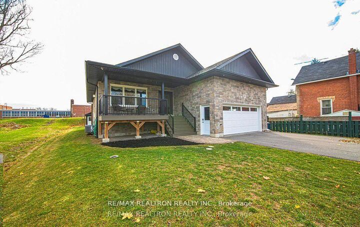 Property Photo:  43 King Street  ON K0L 2V0 