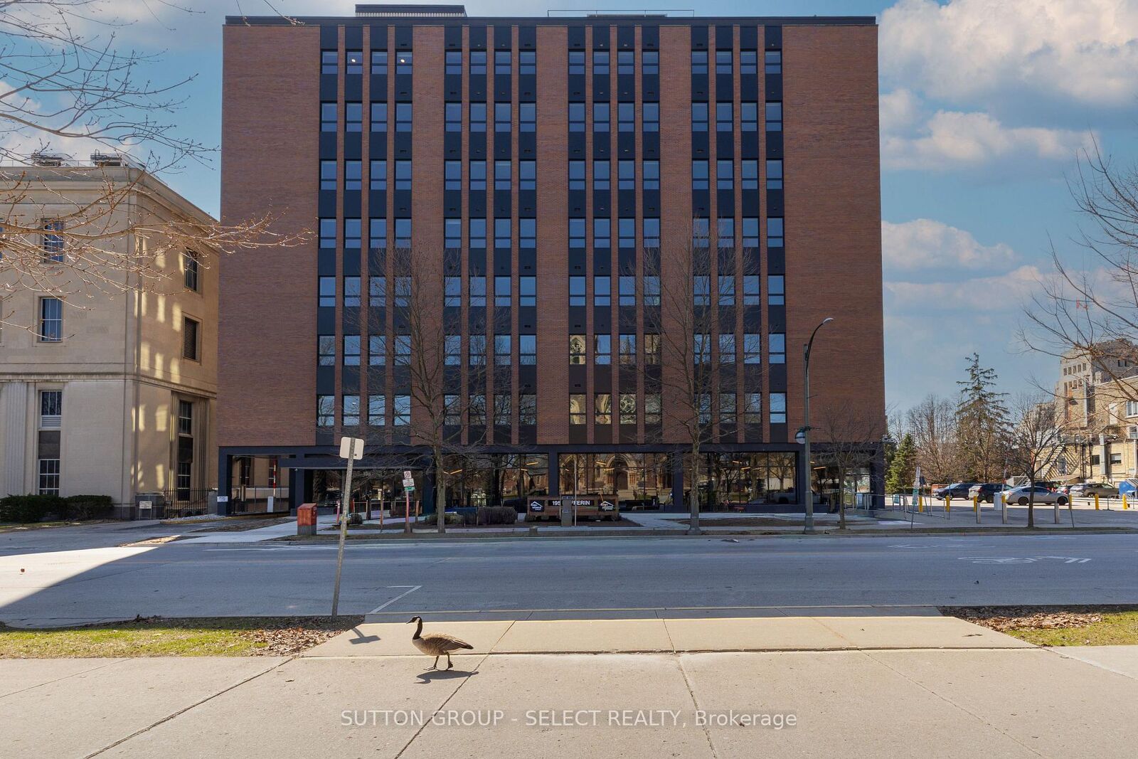 Property Photo:  195 Dufferin Avenue 713  ON N6K 1K7 