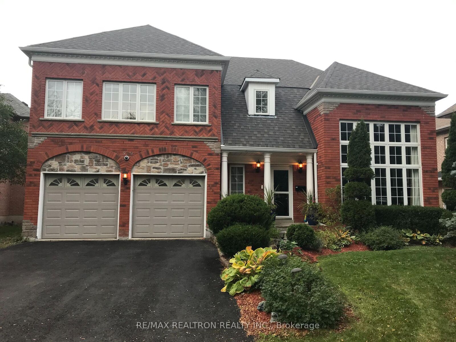 Property Photo:  979 Creebridge Crescent  ON L3X 1N9 