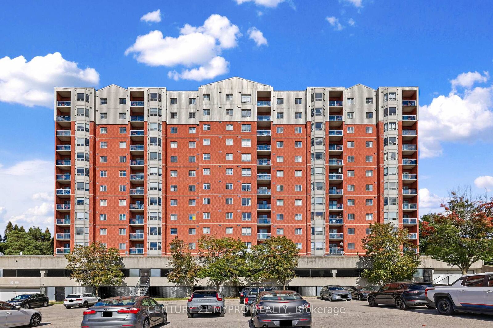 Property Photo:  30 Chapman Court 1204  ON N6G 4Y4 