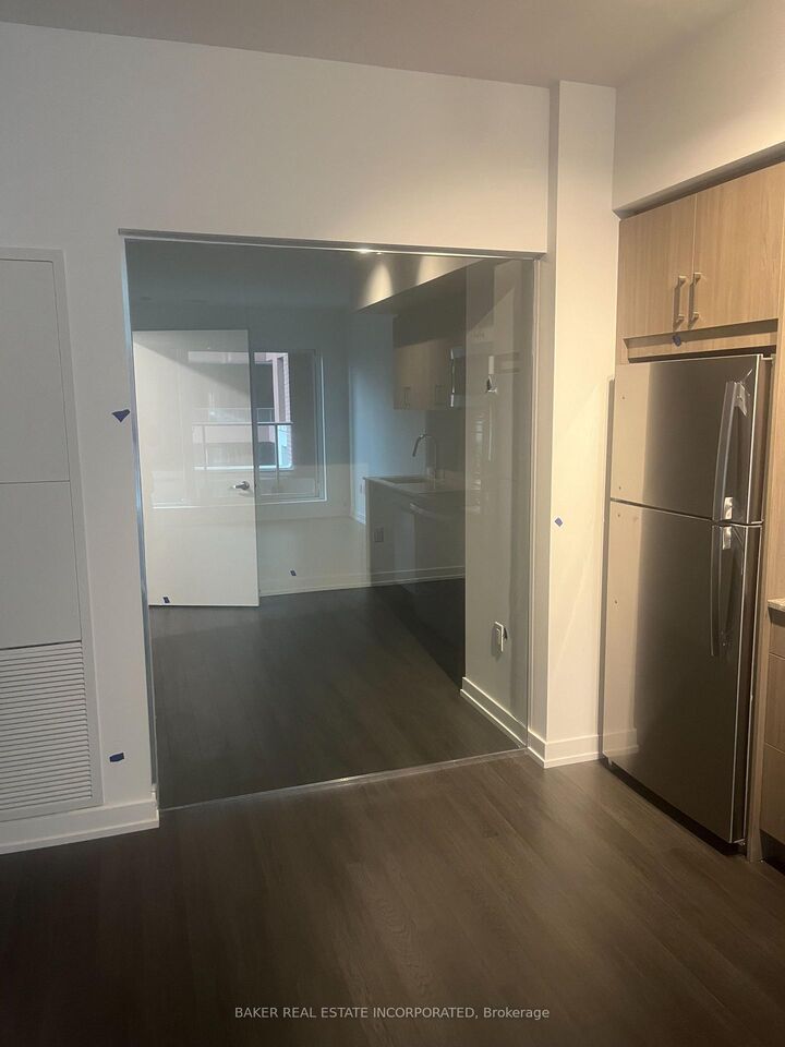 Photo de la propriété:  4010 Eglinton Avenue W 411  ON M9A 0G5 