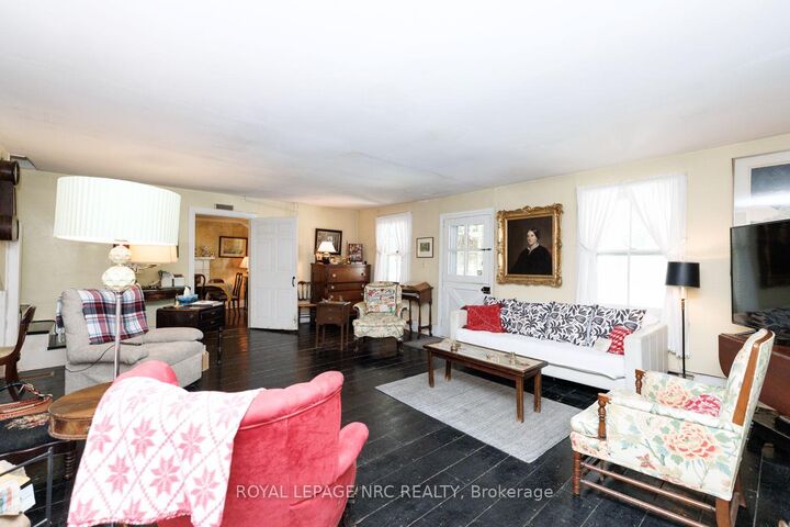 Property Photo:  292 Johnson Street S  ON L0S 1J0 