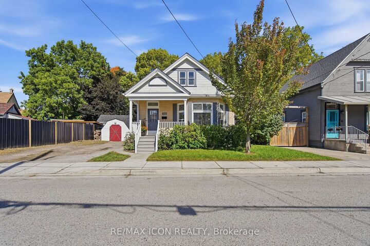 Property Photo:  820 Stedwell Street  ON N5Z 1L8 