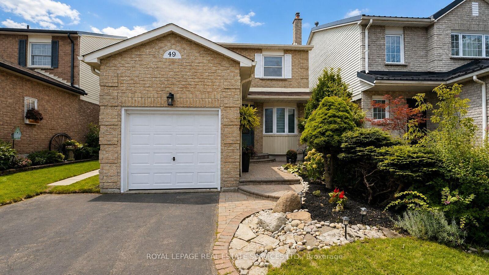 Property Photo:  49 Lowder Place  ON L1N 8B8 