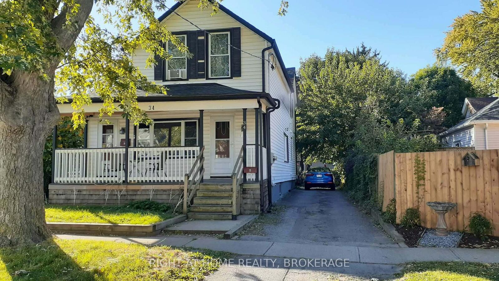 Property Photo:  34 Junkin Street Main  ON L2R 1N6 