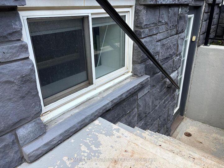 Property Photo: 5651 Turney Drive Bsmt ON L5M 1A1