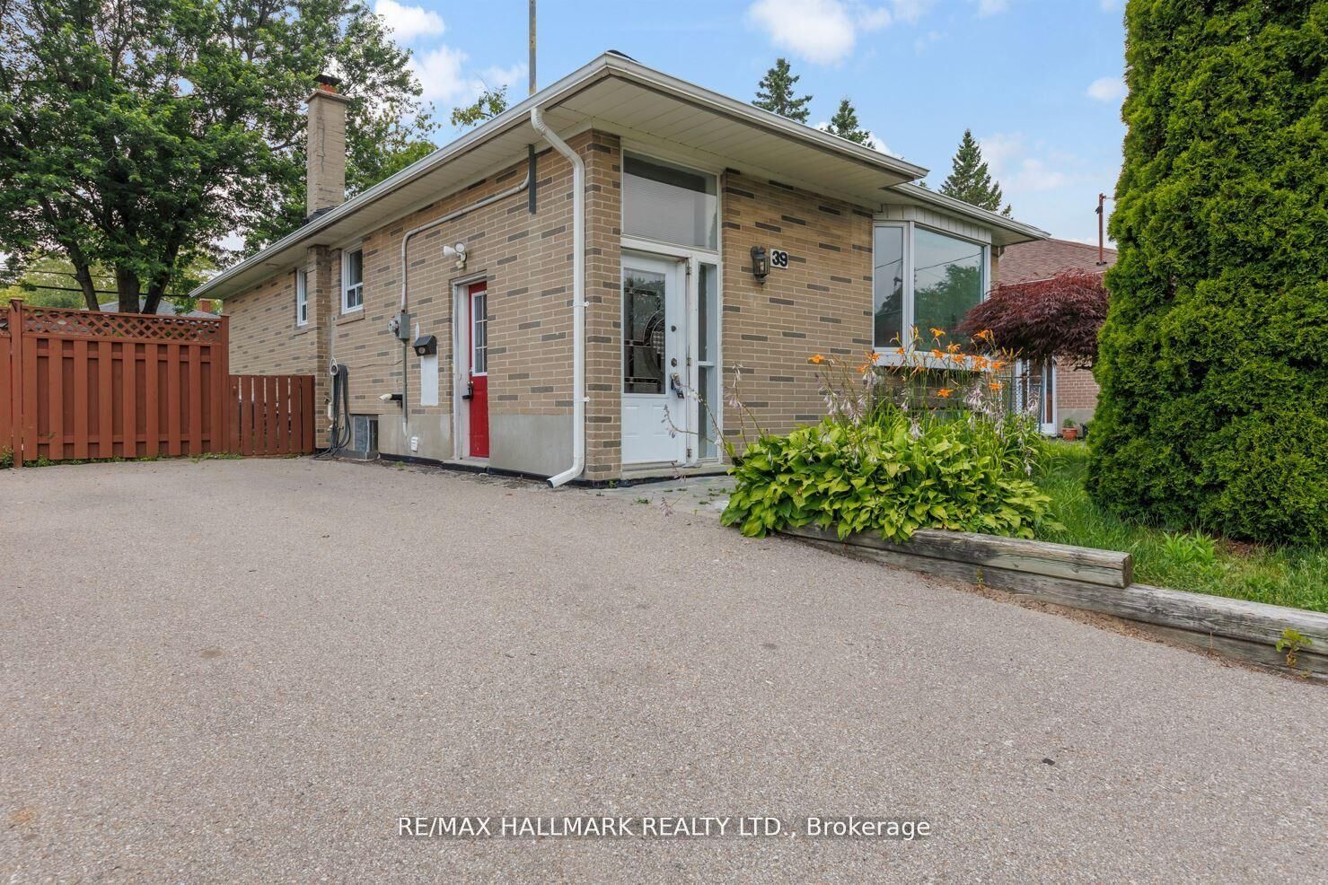 Property Photo:  39 Stansbury Crescent Upper  ON M1K 4R7 