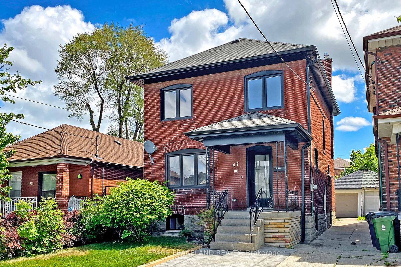 Property Photo:  47 Chamberlain Avenue  ON M6E 4J9 