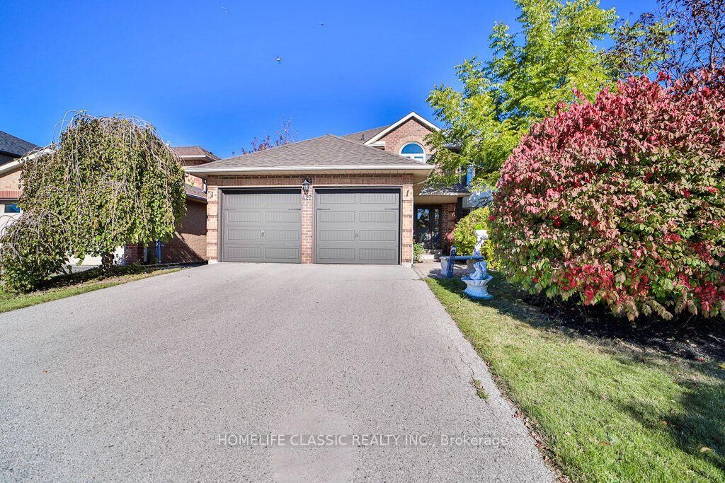 Property Photo: 427 Crossland Gate ON L3X 1B9